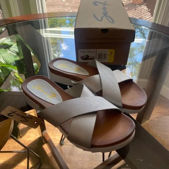 Comfort Slides - Picture 5 of 5